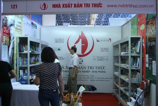Hình ảnh từ Hội chợ Sách và Sản phẩm giáo dục (Giảng Võ - Hà Nội) Hình ảnh từ Hội chợ Sách và Sản phẩm giáo dục (Giảng Võ - Hà Nội)